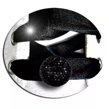 Envie de décorer vos chaussures ? Décorations de lacets…