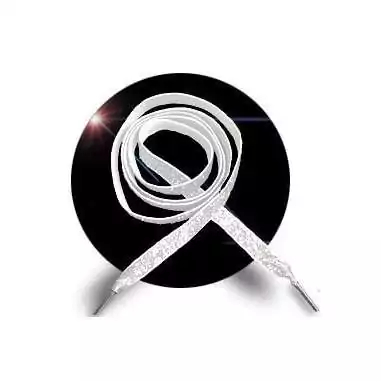 Lacets en velours pailleté blanc. pour vos chaussures