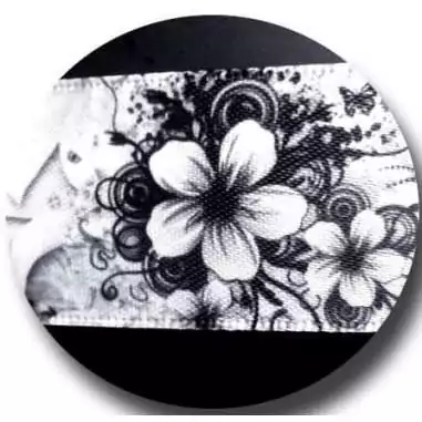 Lacets larges satin blanc fleurs+ papillons noirs pour vos chaussures