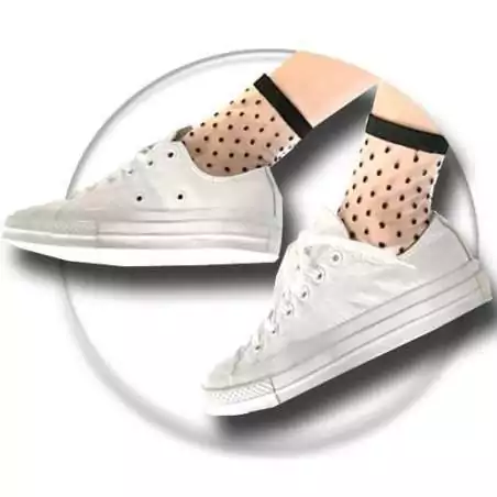 Chaussettes&nbsp;transparentes pois noirs pour vos jolis pieds