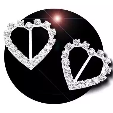 Envie de décorer vos chaussures ? Décorations coeur & diamants