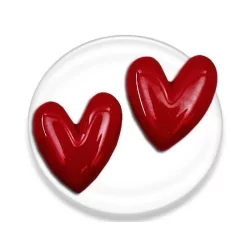 Envie de décorer vos chaussures ? Décorations coeurs rouges