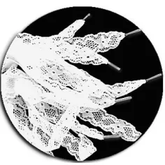 Lacets en&nbsp;dentelle blanche pour vos chaussures