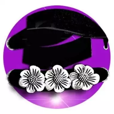 Décoration bijou de lacets crânes argentés en vente en…