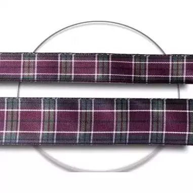 Lacets écossais carreaux rouges en vente en boutique en…