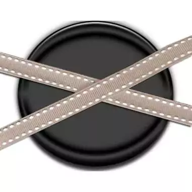 Lacets beiges blancs à surpiqures fantaisie en vente en…