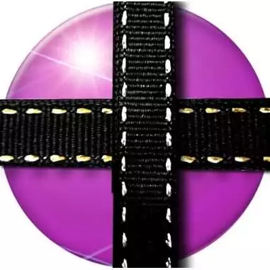 Lacets noirs surpiqûres argentées ou dorées pour vos…