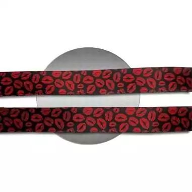 Lacets satin large noir lèvres rouges pour vos chaussures