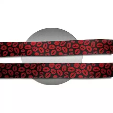 Lacets satin large noir lèvres rouges pour vos chaussures