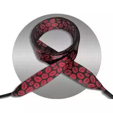 Lacets satin large noir lèvres rouges pour vos chaussures