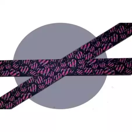 Lacets satin&nbsp;noir coeurs&nbsp;à carreaux roses pour vos chaussures