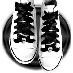 Envie de décorer vos chaussures ? Mini crânes à facettes 2