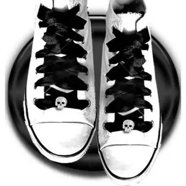 Envie de décorer vos chaussures ? Mini crânes à facettes