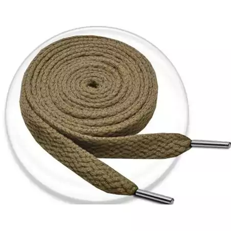 Lacets verts kaki plats, longs dans boutique de vente en…