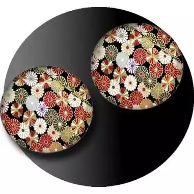 Envie de décorer vos chaussures ? Décorations Japon&nbsp;kikus…