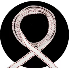 Lacets blancs surpiqués de&nbsp;rouge pour vos chaussures