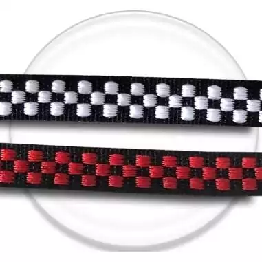Lacets damier noir / blanc ou rouge pour vos chaussures