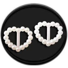 Envie de décorer vos chaussures ? Décorations mini coeurs&nbsp;blancs