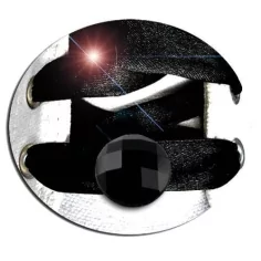 Envie de décorer vos chaussures ? Décorations noires à facettes